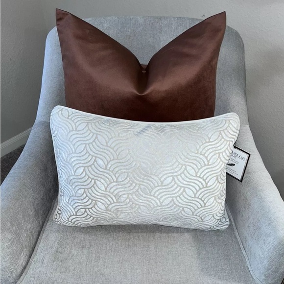 1-TGH TESSITURA ITALIAN VELVET DECORATIVE PILLOWS(Read description for details) - Picture 12 of 16